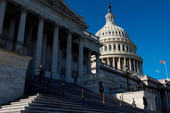 Le Congrès américain adopte une loi de finances