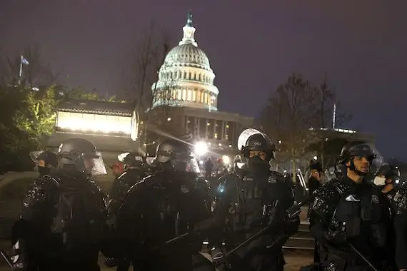 Des grandes entreprises appellent Trump à «mettre fin au chaos»