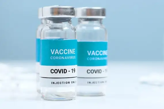 Moins de 5 ans: les É-U autorisent les vaccins Pfizer et Moderna