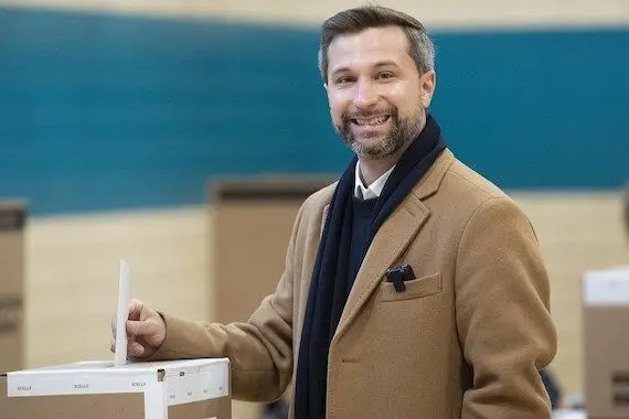 QS: Gabriel Nadeau-Dubois est réélu dans Gouin