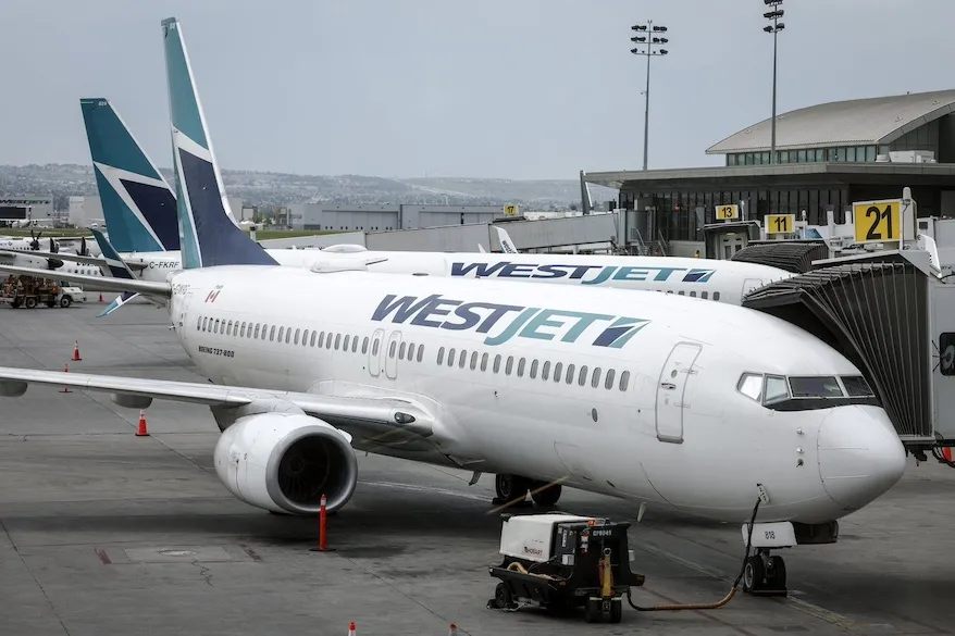 WestJet a commencé à annuler des vols en prévision d'une grève de ses mécaniciens