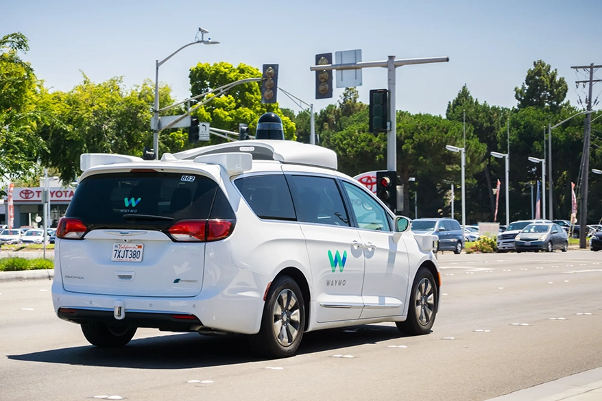 San Francisco: des taxis sans chauffeur de Google ouverts à tous