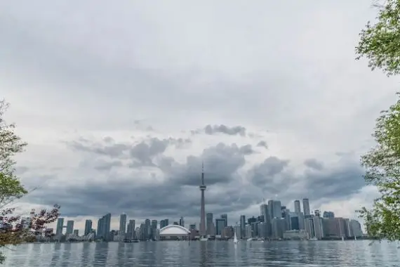 Bourse: Toronto termine en hausse