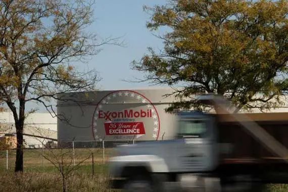 ExxonMobil: bénéfice net affecté par le raffinage
