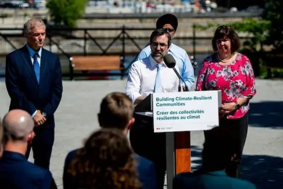 Changements climatiques: Ottawa investit 530M$ pour les villes