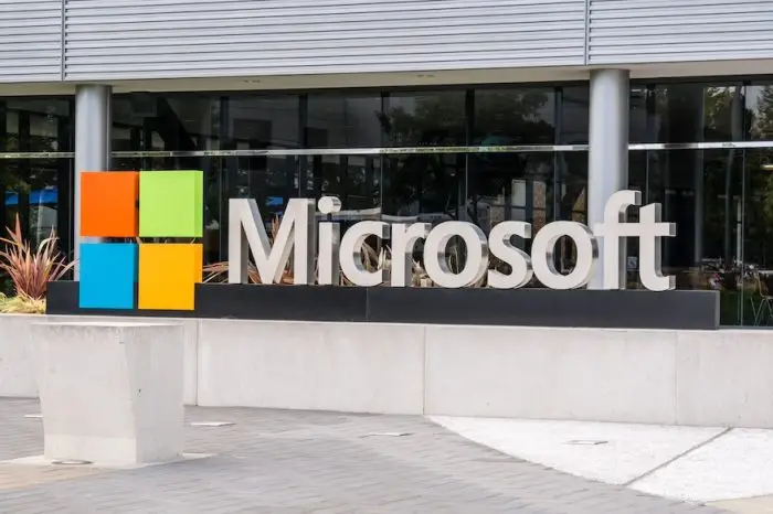 Microsoft abandonne son siège au CA d’OpenAI