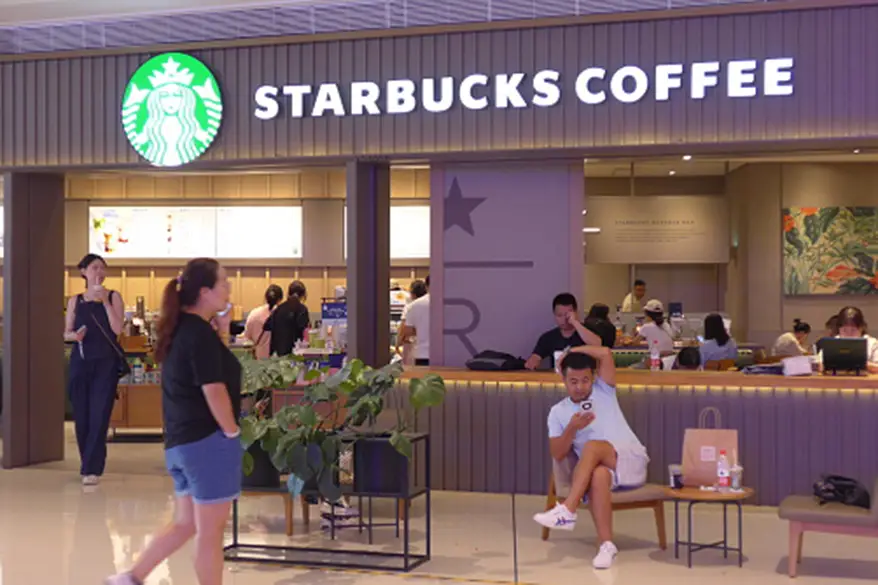 Starbucks subit de nouveau une baisse des transactions dans ses boutiques