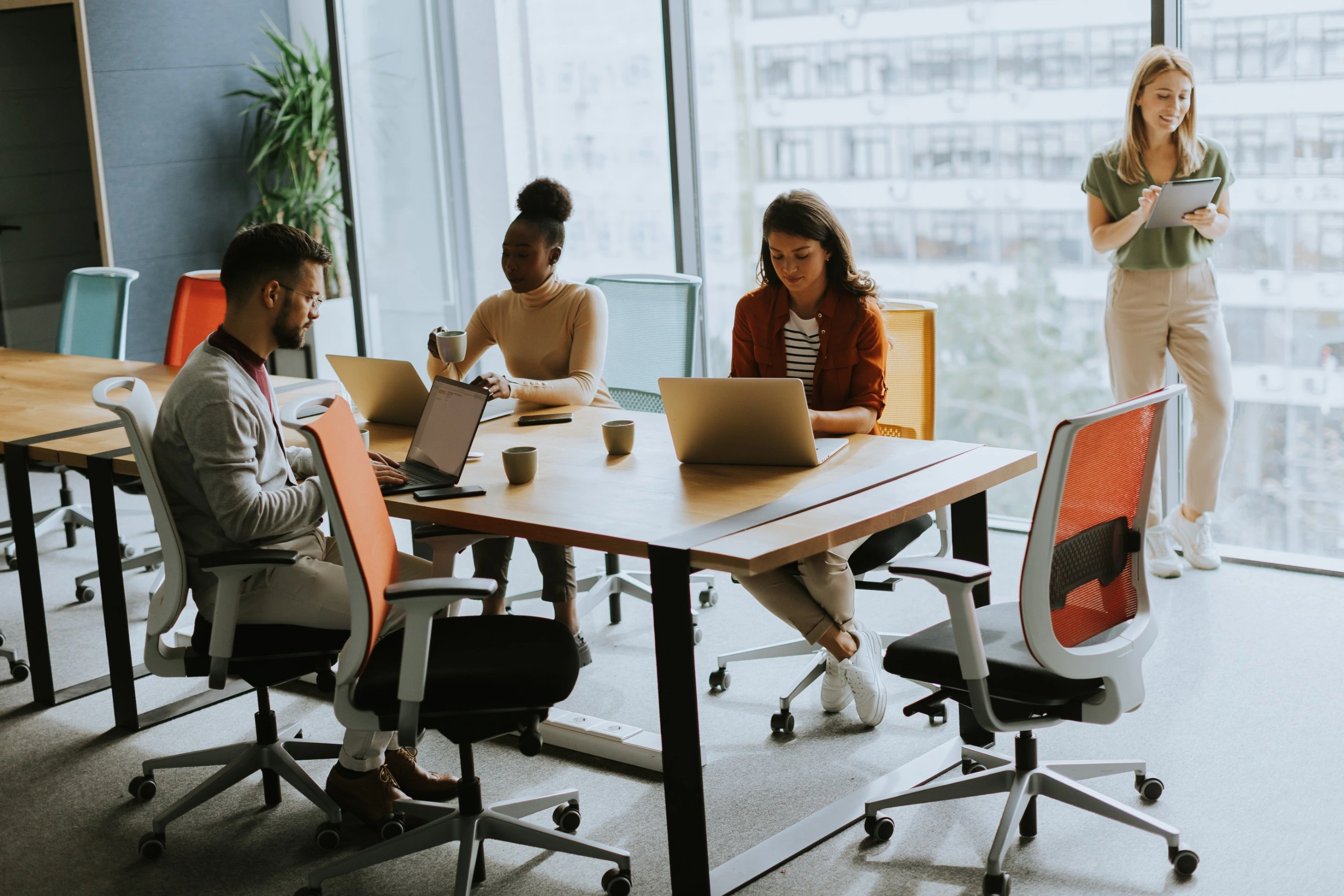 Au travail pour les entreprises d’ici