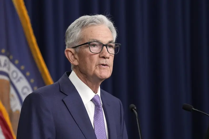 Inflation: le patron de la Fed reste prudent devant des élus