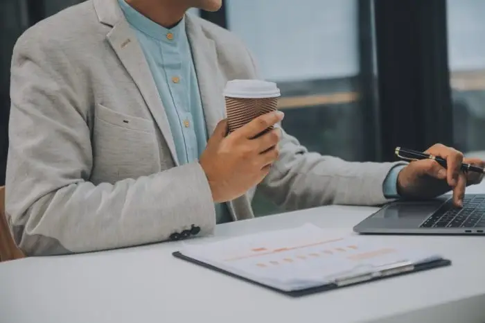 Retour au travail: gare au «coffee badging»