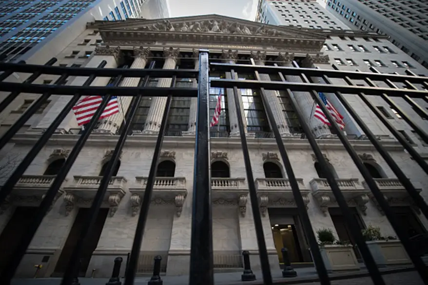 Bourse: le Nikkei 225 et la quasi-totalité des titres de Wall Street s’effondrent