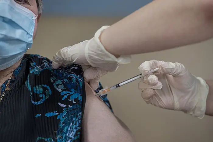 Santé Canada approuve le vaccin mis à jour de Novavax contre la COVID-19