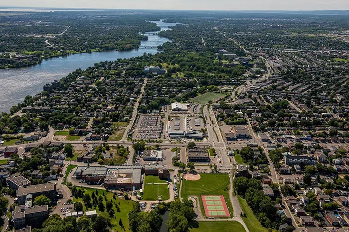 La valeur moyenne des maisons unifamiliales bondit de 41% à Laval