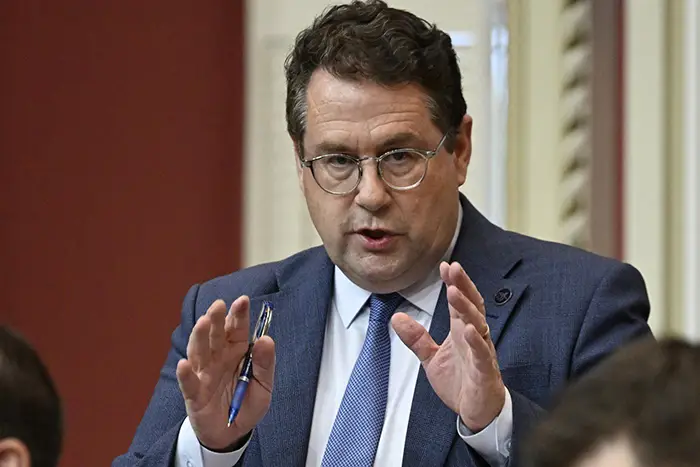 Le ministre Drainville ouvre la porte à la rémunération des stages en enseignement