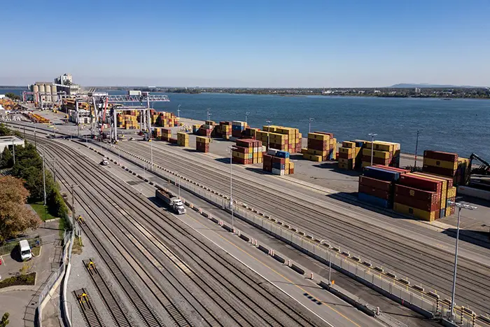 Port de Montréal: la grève des débardeurs a débuté