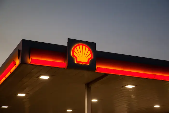 Shell: repli du bénéfice net, plombé par les marges de raffinage et le prix du pétrole