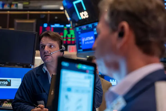 Bourse: Wall Street plombée par la tech et les taux obligataires