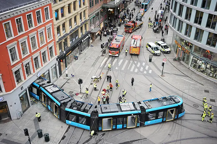 Un tramway fou finit sa course dans un magasin à Oslo