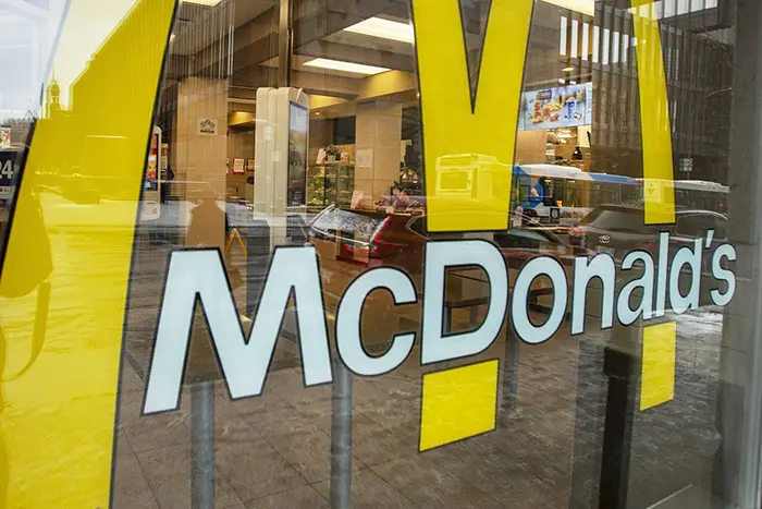 Un problème d’équipement réduit les services dans certains restaurants McDonald’s