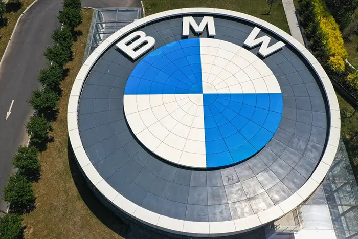 Bénéfice net de BMW en chute de 83,8% au 3T