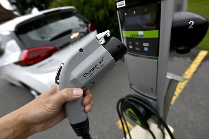 Moins de personnes envisagent l’achat d’un véhicule électrique, selon un rapport